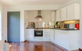 Charming Summerhouse Annexe In Lush Gardens In Fowey